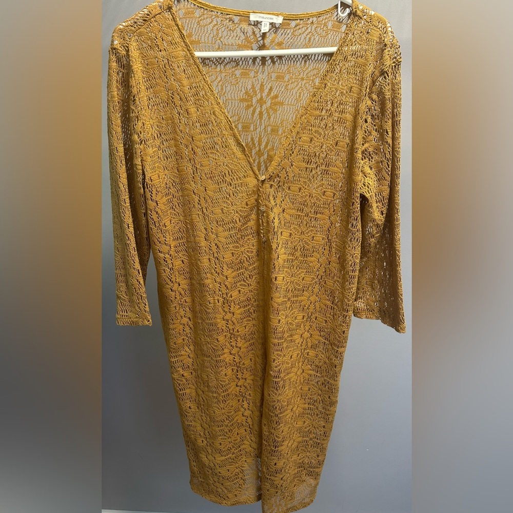 MAURICES Size MEDIUM Yellow (Mustard ?) V-Neck 3/4 Sleeved Laced Duster